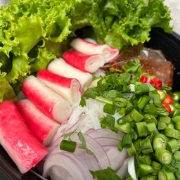 ยำขนมจีน (ปูอัด)