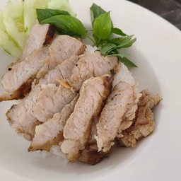 ข้าวราดสเต็กหมูน้ำจิ้มแจ่ว