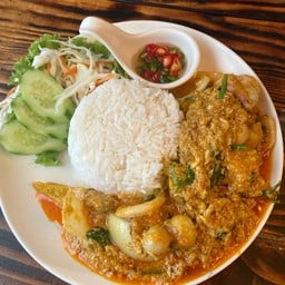 ข้าวทะเลผัดผงกะหรี่