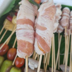 หมูพันไส้กรอก