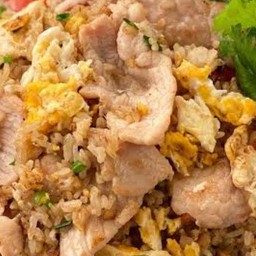 ข้าวผัดหมูนุ่ม