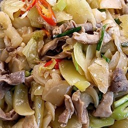 กะเพาะหมูผัดเกี่ยมฉ่าย