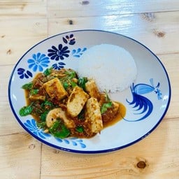 ข้าวพริกแกงหมูยอ