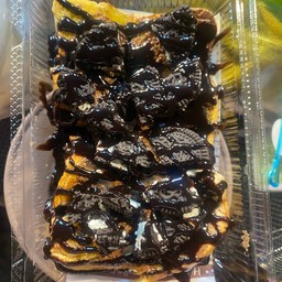 ขนมปังปิ้งเนยนม + โอลิโอ้ + ราดช็อกโกแลต