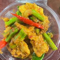 ผัดเผ็ดหมูกับถั่วฝักยาว