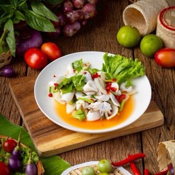 ยำปลาหมึก