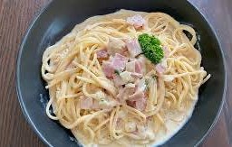สปาเก็ตตี้คาโบนาร่าแฮมไก่