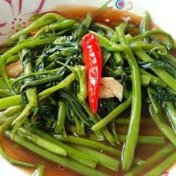 ผัดผักบุ้งน้ำมันหอย(เป็นกับข้าว