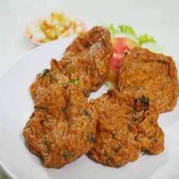 ทอดมันปลา กลาง