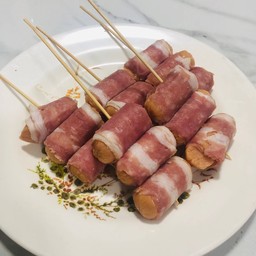 ใส้กรอกรมควันพันเบคอน