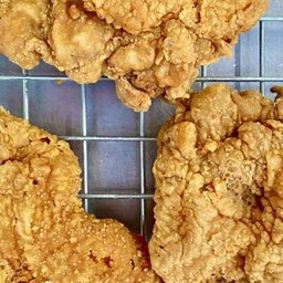 ไก่ทอด ธนินทร์ภัทร(4 แยกลังเลหนองใหญ่) 4 แยก ลังเลหนองใหญ่
