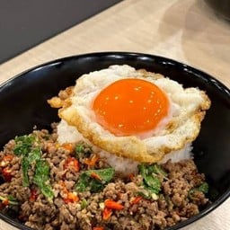 ข้าวกระเพราเนื้อสับ+ไข่เป็ด