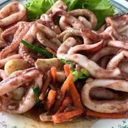 หมึกผัดกะปิ