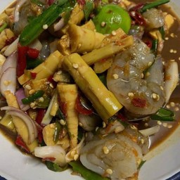 ตำหน่อไม้กุ้งสด