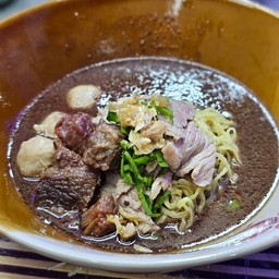 ก๋วยเตี๋ยวเรือ อยุธยา ลุงแม้ว