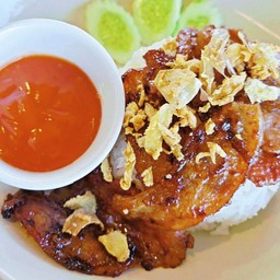 ข้าวหมูกระเทียม