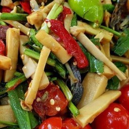 ตำหน่อไม้