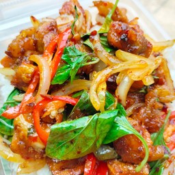 ผัดพริกเผา หมูกรอบ