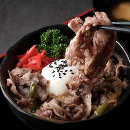 ข้าวหน้าเนื้อวากิวญี่ปุ่น