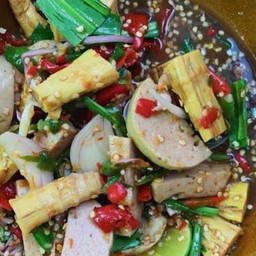 ตำหน่อไม้หมูยอ