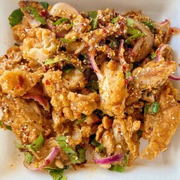 ยำไก่กรอบ