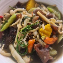 แกงเห็ดรวม