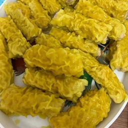 เกี๊ยวหมูเด้งไส้กรอก 5 ชิ้น