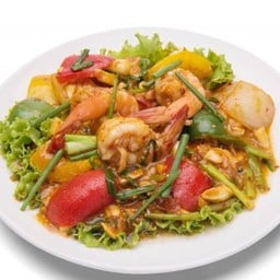 กุ้งผัดน้ำพริกเผาไข่เค็ม