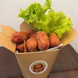 ไส้กรอกแดงกรอบระเบิด(10ลูก)พร้อมน้ำจิ้มซอสมะขามรสเด็ด