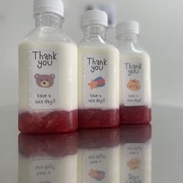 สตอเบอรี่นมสด