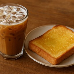 เอสเพรสโซเย็น คู่กับ ขนมปังเนยน้ำตาล