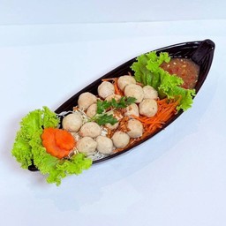 ลูกชิ้นหมูลวกจิ้ม