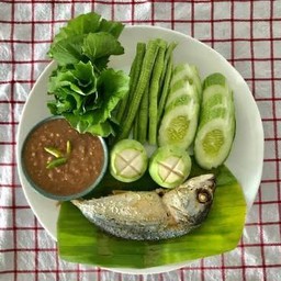น้ำพริกกะปิ ปลาทูทอด ผัก