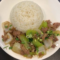 107.1 ผัดพริกหยวกเนื้อ(ราดข้าวหอมมะลิ)