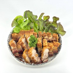 หมูกรอบทอดน้ำจิ้มซีฟู้ด