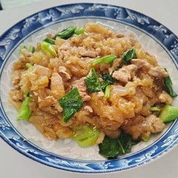 เส้นใหญ่ผัดซีอิ๊ว