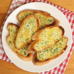 Garlic bread (ขนมปังกระเทียม)
