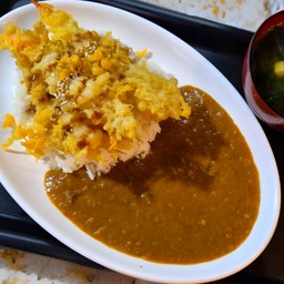 ชุดข้าวแกงกะหรี่กุ้งกรอบอิเซไก x ซุปมิโซะ