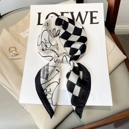 ผ้าพิมพ์ลายกราฟฟิตขาวดำ ผ้าพันคอ ผ้าโพกหัว ผ้าคลุมไหล่ แฟชั่นสี่เหลี่ยม สำหรับผู้หญิง ขนาด 68 CM.