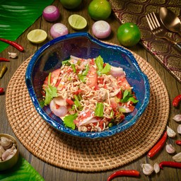 ยำมาม่า หมูสับ