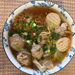 ต้มมาม่าหมูสับ