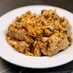 หมูทอดกระเทียม