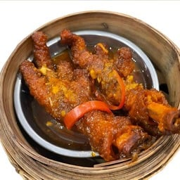 ขาไก่ราดน้ำแดง