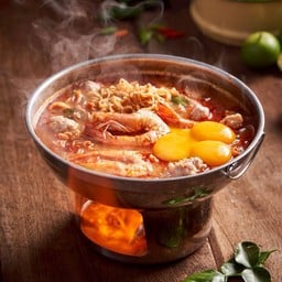 มาม่าต้มยำหม้อไฟ