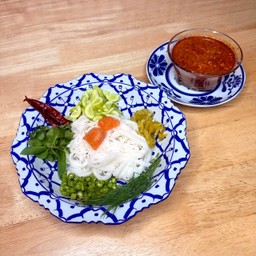 ขนมจีนน้ำยา ปลาแซลมอน