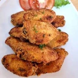 Fried chicken wings ปีกไก่ทอด