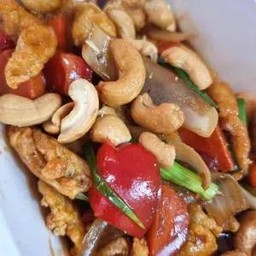 Stir fried Chicken with Cashew nuts ไก่ผัดเม็ดมะม่วง
