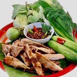 เนื้อย่างจิ้มแจ่วปลาร้า