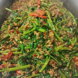 ผัดผักบุ้งหมูสับ