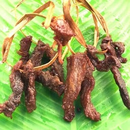 ข้าวเหนียวหมูทอด (ข้าว+กับข้าว) ร้านตรงข้ามโรงแรมแอลเจ